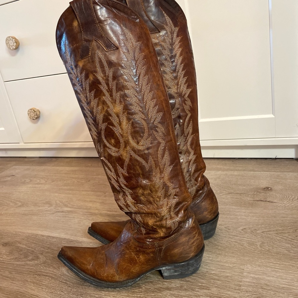 Old Gringo Brown Heeled Boots with Western Stitching - Picture 5 of 5